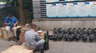 疊片污水處理器，正在裝配